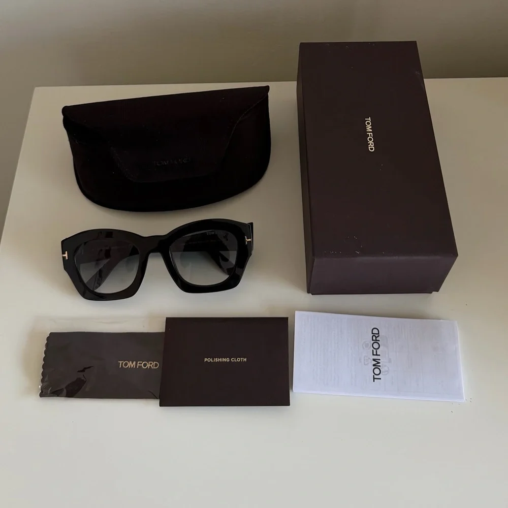 Tom Ford  Guilliana Sunglasses Black Blue lense - Picture 8 of 12